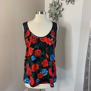 Vince Camuto Rose Sleeveless V Neck Top  Medium